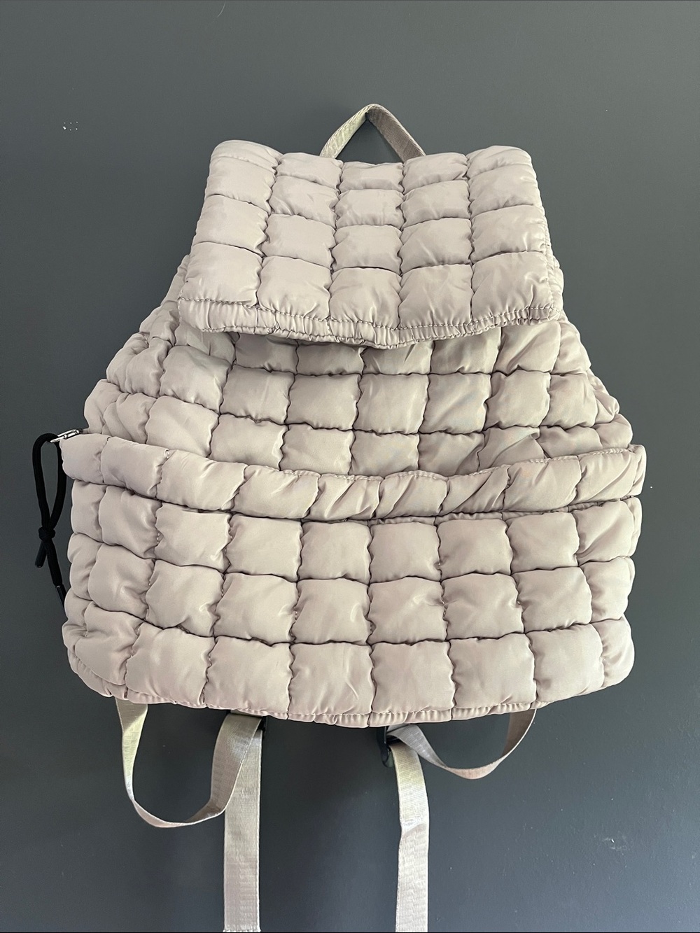 Puffer Backpack in gray